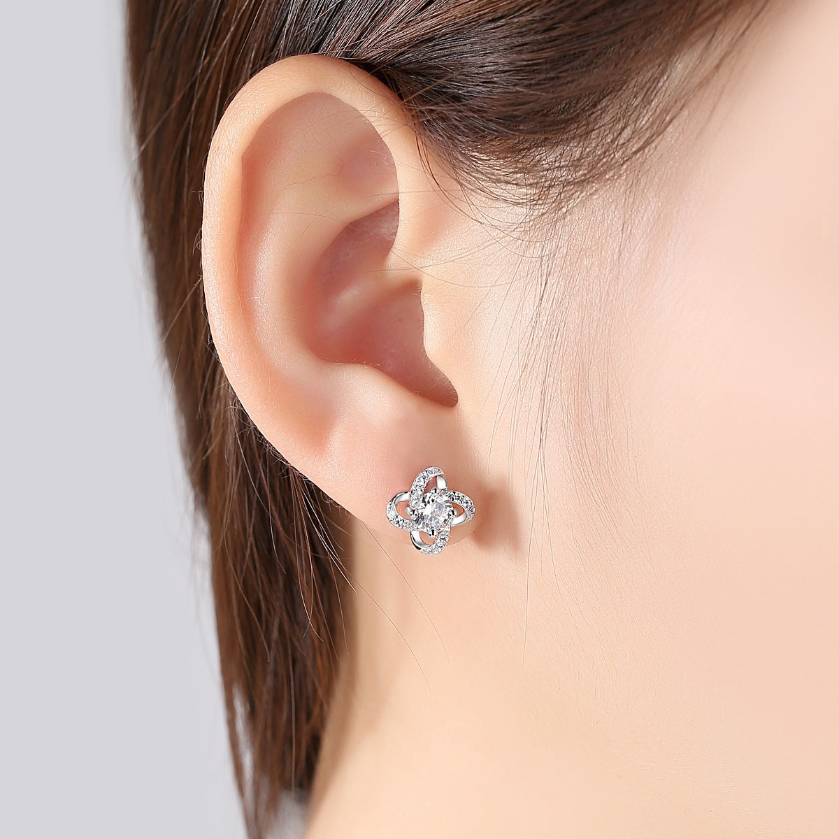 Boucles d'oreilles clous en argent S925 avec zircon 3A – Trèfle
