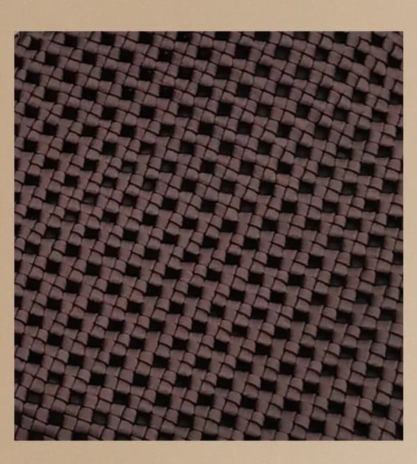 Sac à main de luxe léger tissé à la main – Design spécial en soie satinée et détails creux