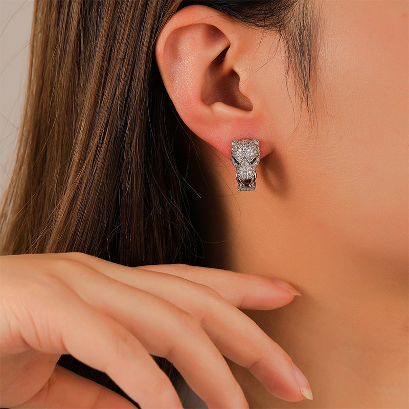 Boucles d'oreilles rétro en zircon , Élégance vintage et motif animal raffiné