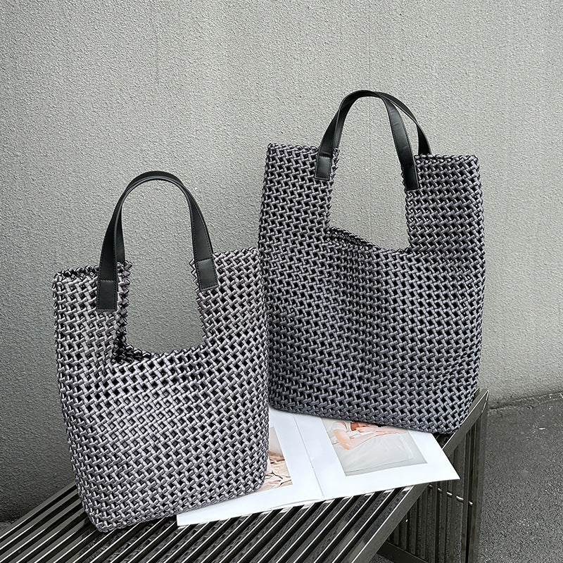 Sac à main de luxe léger tissé à la main – Design spécial en soie satinée et détails creux