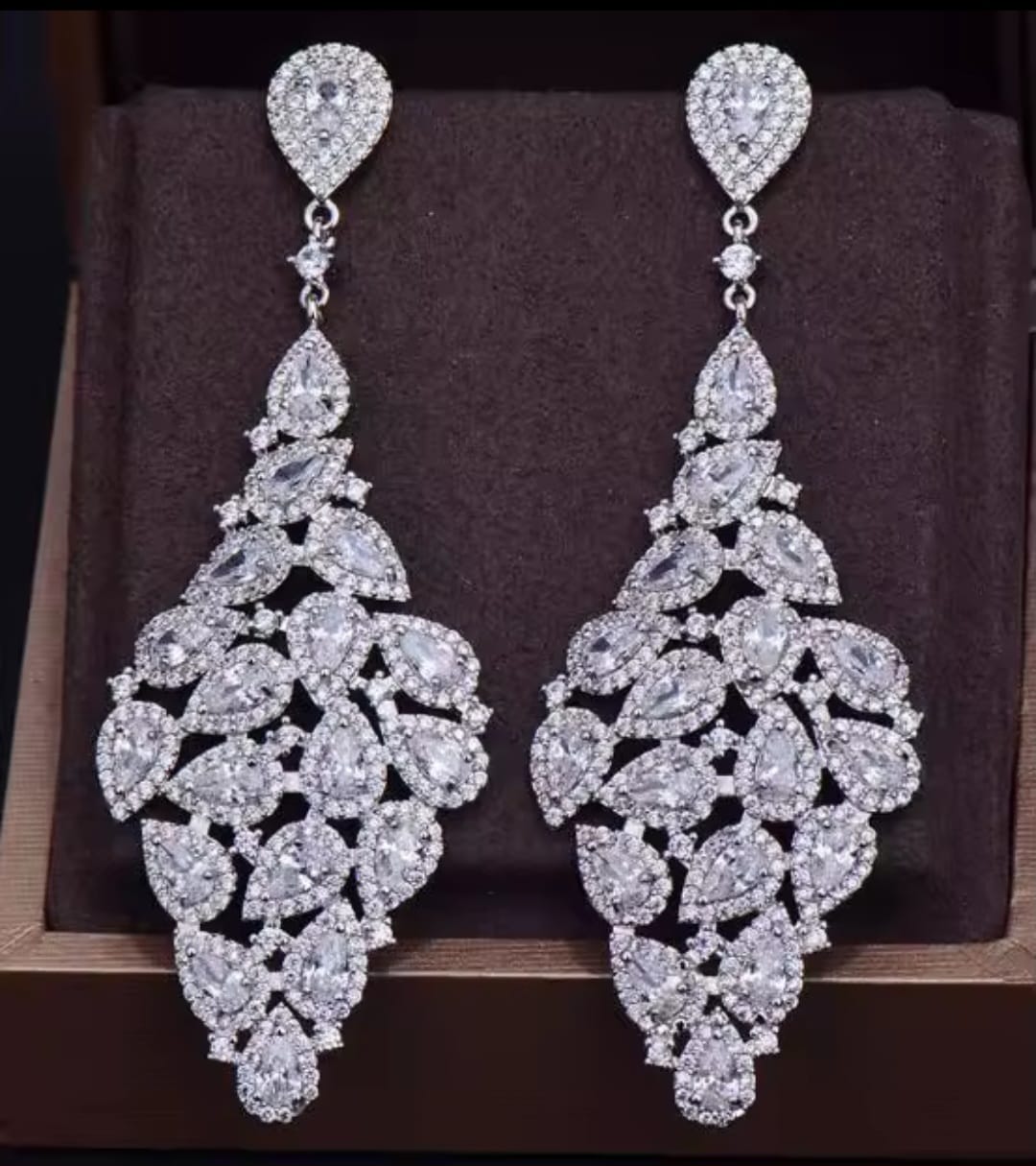 Boucles d'oreilles en zircon cubique coupe poire luxe