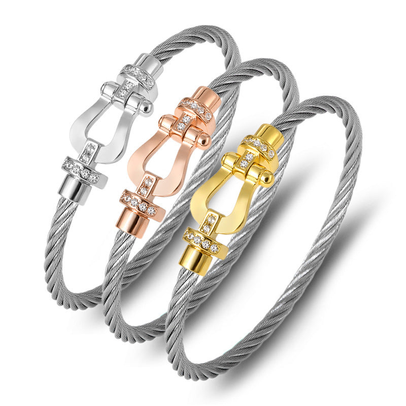 Bracelet Fer à Cheval en Titane – Élégance et Résistance