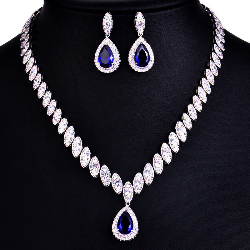 Ensemble de Bijoux en Zircon de Haute Qualité - Collier et Pendentif