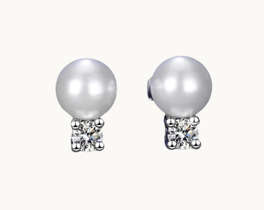 Boucles d’oreilles élégantes en perles et diamants