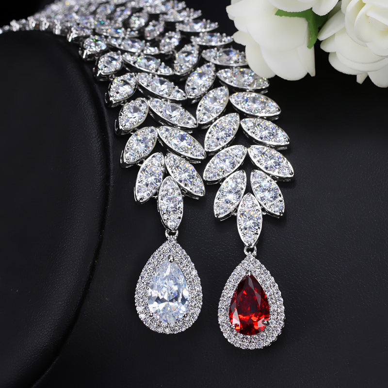 Ensemble de Bijoux en Zircon de Haute Qualité - Collier et Pendentif