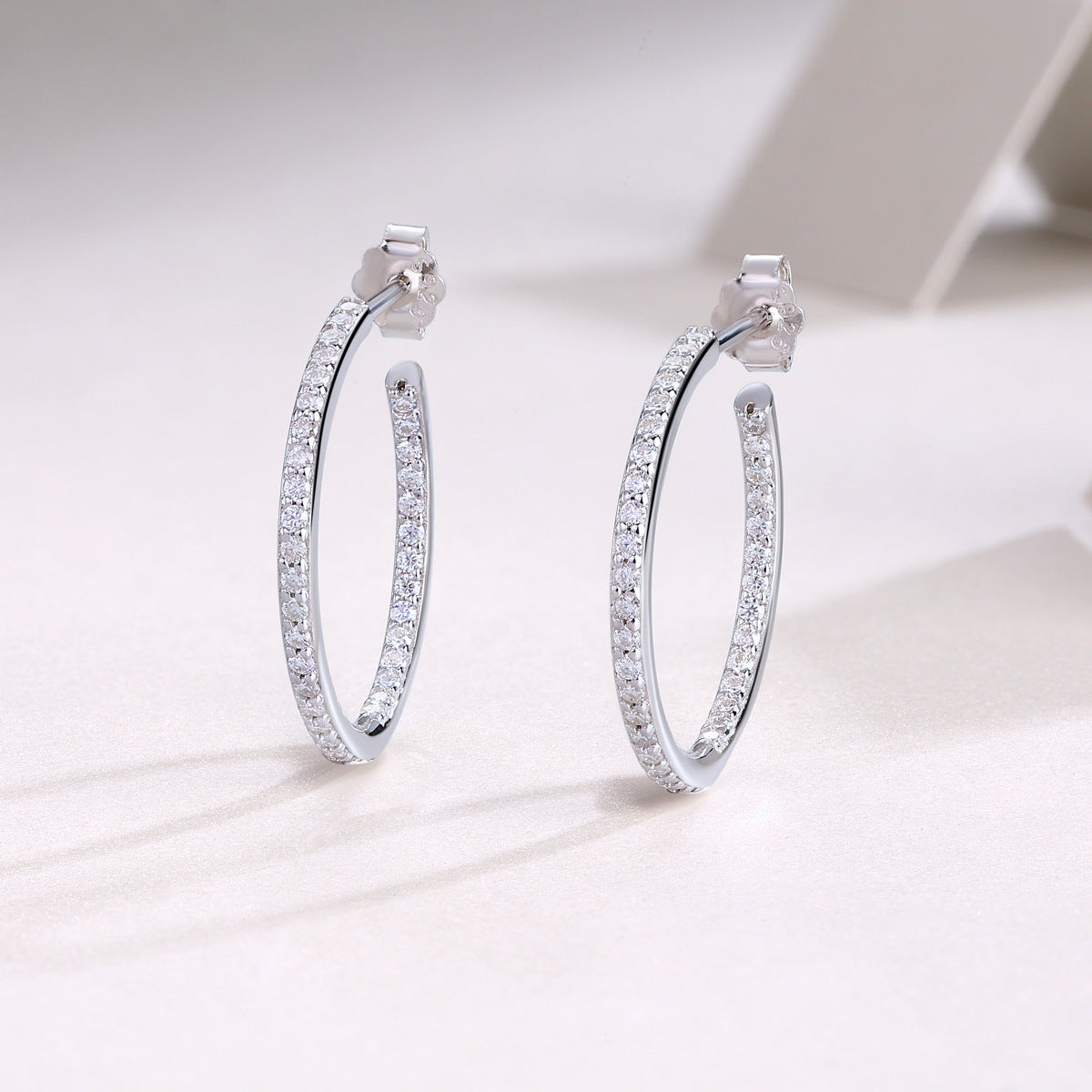 Boucles d'Oreilles Créoles en Argent 925 – Moissanite Étincelante