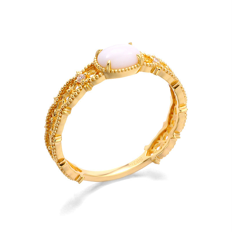 Bague Rétro en Argent 925 – Calcédoine Blanche